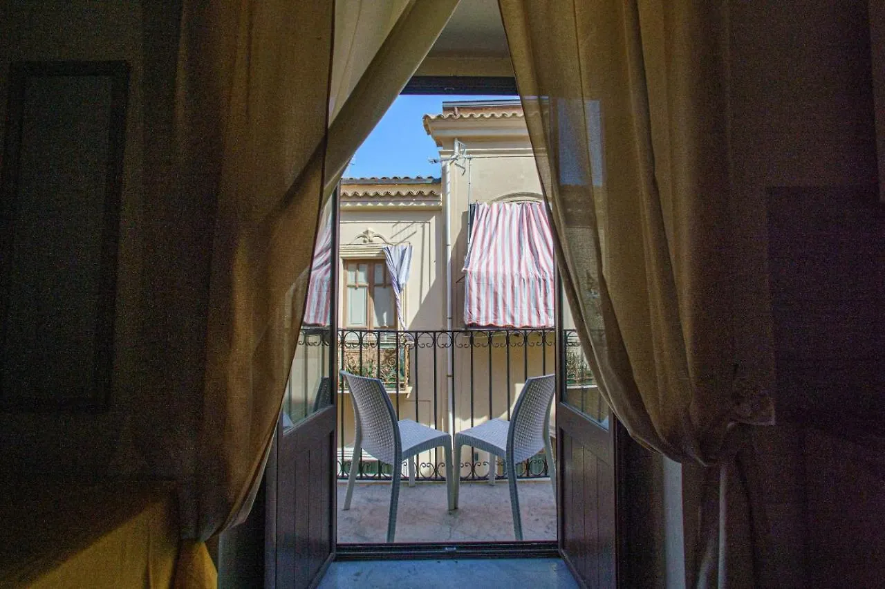 Domus Aurea Apartment Cefalù Italien