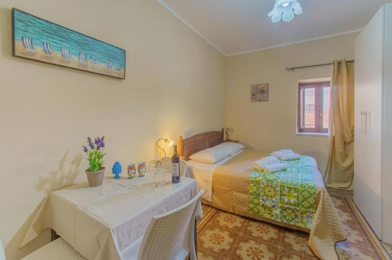 Domus Aurea Apartment Cefalù 0*,